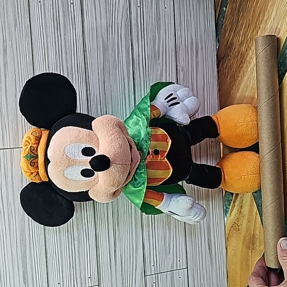 Disney's Mickey Mouse "The Pumpkin King" 12" Plush - Hallmark Exclusive - Picture 4 of 8